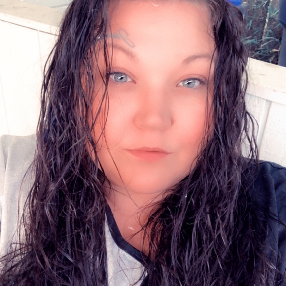 Meet your Posher, Nola - Picture 8 of 9